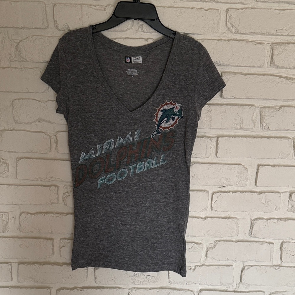 NFL Team Apparel Miami Dolphins Women’s Gray V-Neck Tee Shirt Sz medium- Soft!!!
